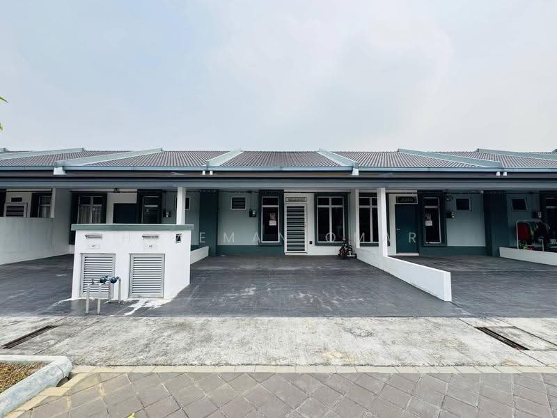 1-storey Terraced House for Sale in Cybersouth (Dengkil) - Hazeman Omar - Exterior - PropertyGuru.com.my
