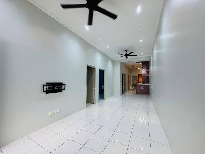 1-storey Terraced House for Sale in Cybersouth (Dengkil) - Hazeman Omar - Living Room - PropertyGuru.com.my