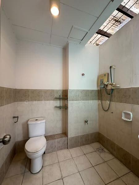 Rumah Teres 2.5-Tingkat untuk Dijual di Taman Setia Indah (Tebrau) - Cherie Chan - Bathroom - PropertyGuru.com.my