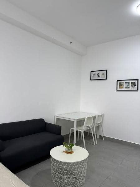 Kediaman Servis untuk Disewa di Sunsuria Forum - Kelly Hu - Living Room - PropertyGuru.com.my