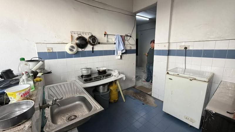 Apartment for Sale at Pangsapuri Seri Mawar - Fatin Azemi - PropertyGuru.com.my