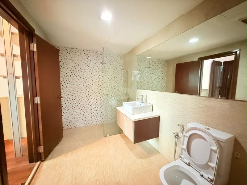 Kediaman Servis untuk Disewa di Regalia Residence - YY Tey - Bathroom - PropertyGuru.com.my