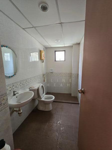 Apartment for Rent at Parkview Towers - Celine Cheah - Bathroom - PropertyGuru.com.my