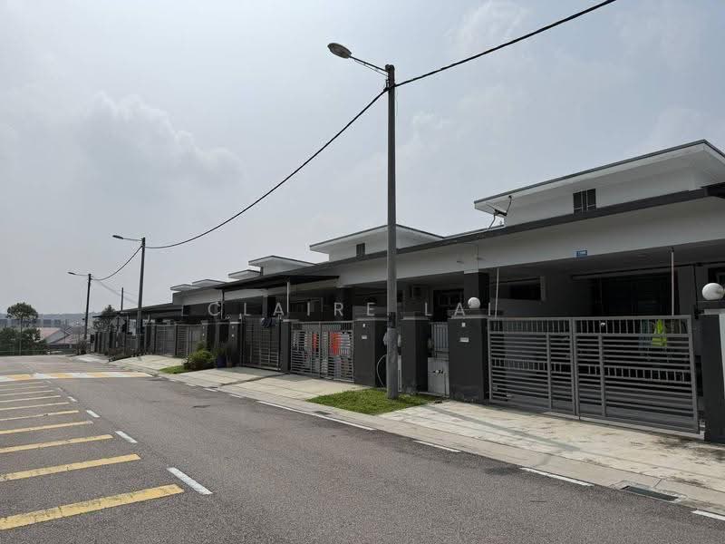 1-storey Terraced House for Sale in Bandar Putra Kulai (Kulai) - Claire Lai - Exterior - PropertyGuru.com.my