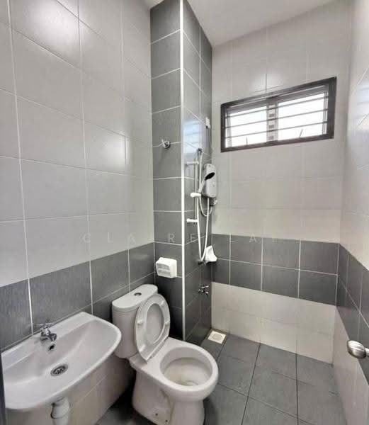1-storey Terraced House for Sale in Bandar Putra Kulai (Kulai) - Claire Lai - Bathroom - PropertyGuru.com.my