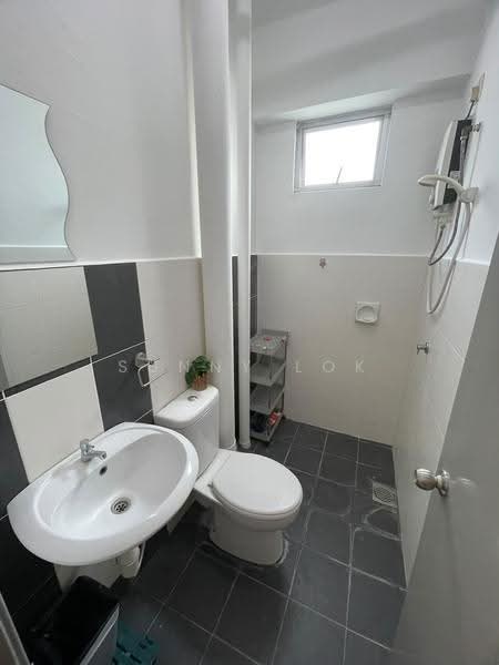 Condominium for Rent at Pinang Laguna - Sunny Lok - Bathroom - PropertyGuru.com.my