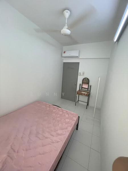 Condominium for Rent at Pinang Laguna - Sunny Lok - Bedroom - PropertyGuru.com.my