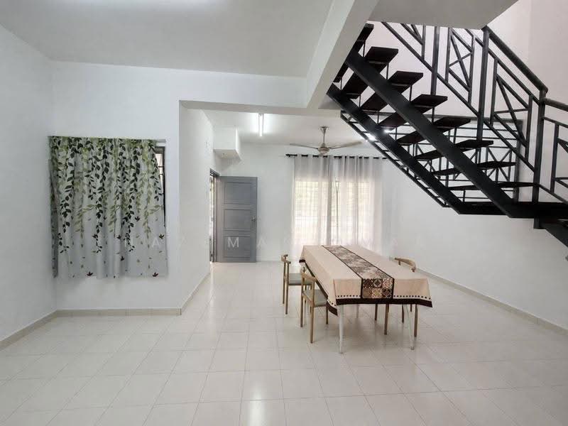 2-storey Terraced House for Sale in Saujana Utama (Selangor) - Hazeman Omar - Dining Room - PropertyGuru.com.my