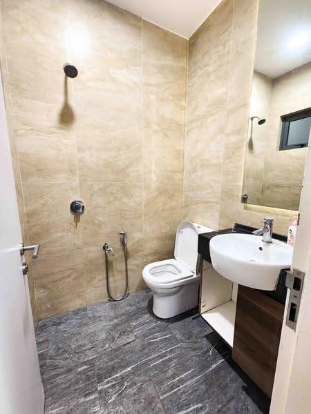3-storey Terraced House for Sale in Lake Fields (Sungai Besi) - Edmund Lee - Bathroom - PropertyGuru.com.my