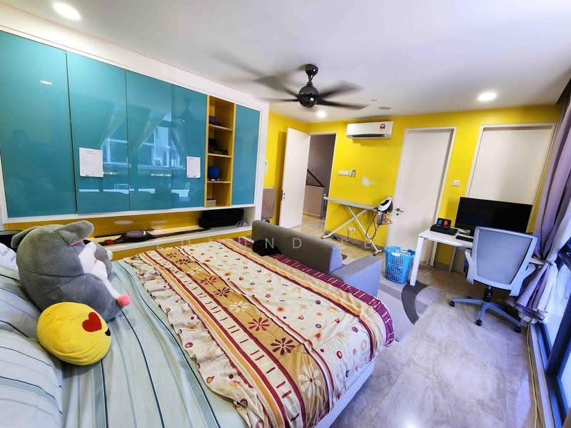 3-storey Terraced House for Sale in Lake Fields (Sungai Besi) - Edmund Lee - Bedroom - PropertyGuru.com.my