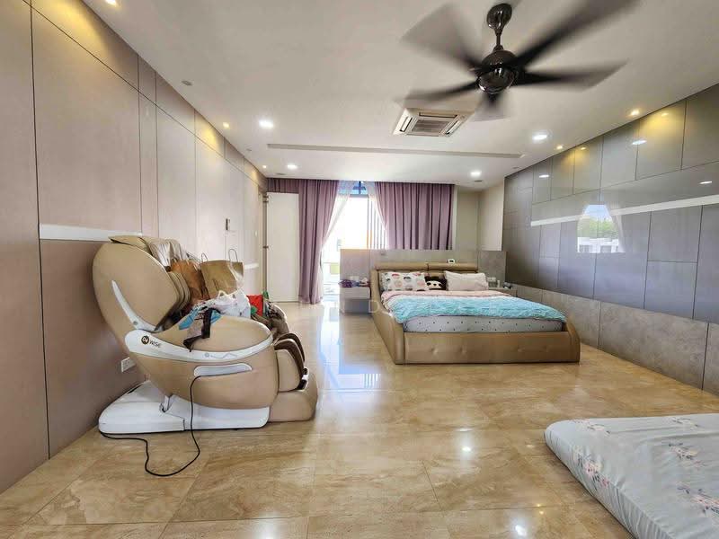 3-storey Terraced House for Sale in Lake Fields (Sungai Besi) - Edmund Lee - Bedroom - PropertyGuru.com.my