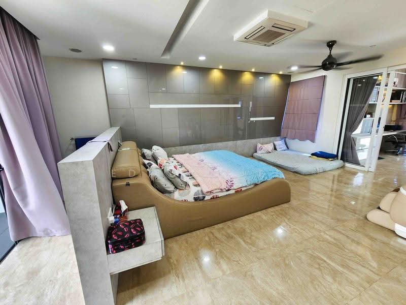3-storey Terraced House for Sale in Lake Fields (Sungai Besi) - Edmund Lee - PropertyGuru.com.my