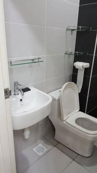 Pangsapuri untuk Disewa di Nusa Heights (Nusa Puncak) - Finn Aw - Bathroom - PropertyGuru.com.my