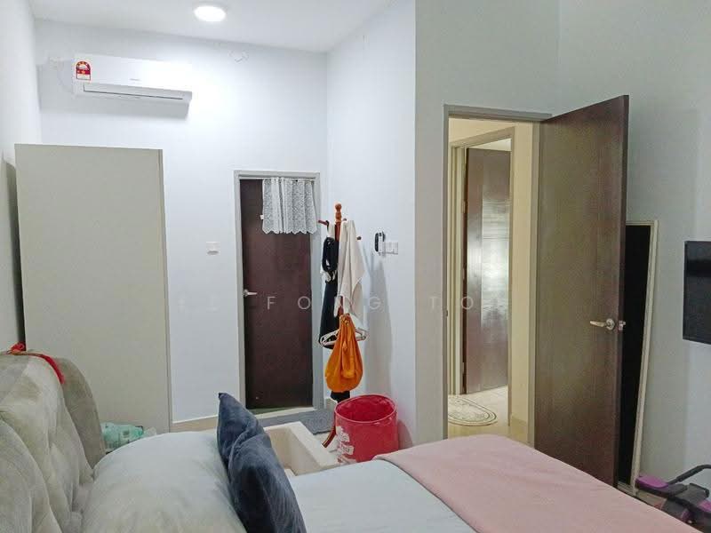Cluster House for Sale in Taman Bestari Indah (Ulu Tiram) - Ee Fong Toh - Bedroom - PropertyGuru.com.my