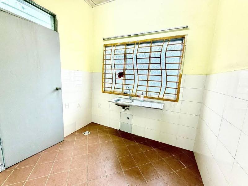 1-storey Terraced House for Sale in Bandar Putera 2 (Klang) - Hairi Halim - PropertyGuru.com.my