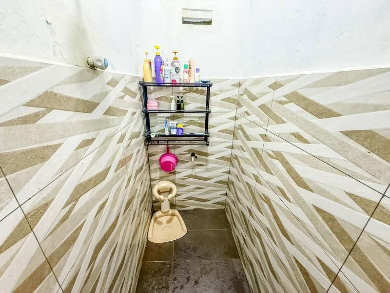 2-storey Terraced House for Sale in Seksyen 18 (Shah Alam) - Farhan Rafael - Bathroom - PropertyGuru.com.my