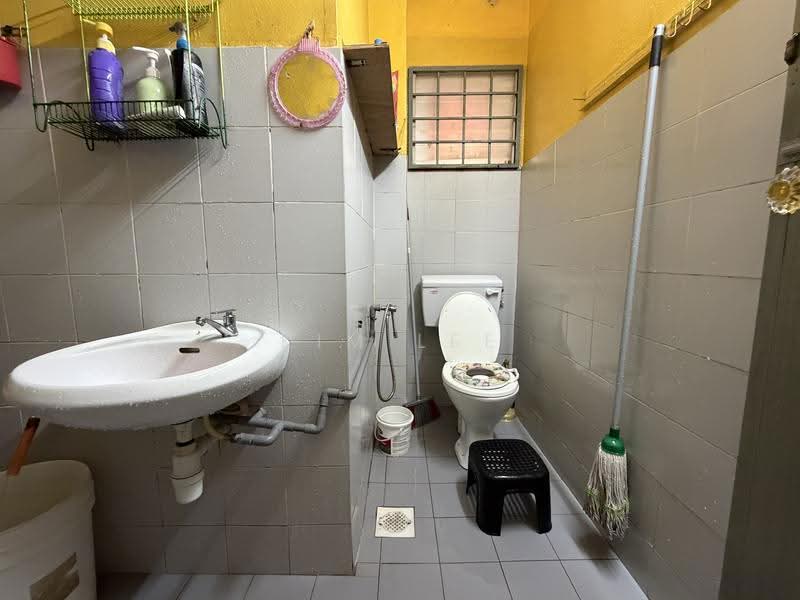 Flat for Sale at Glen Court - Kim Lee - PropertyGuru.com.my