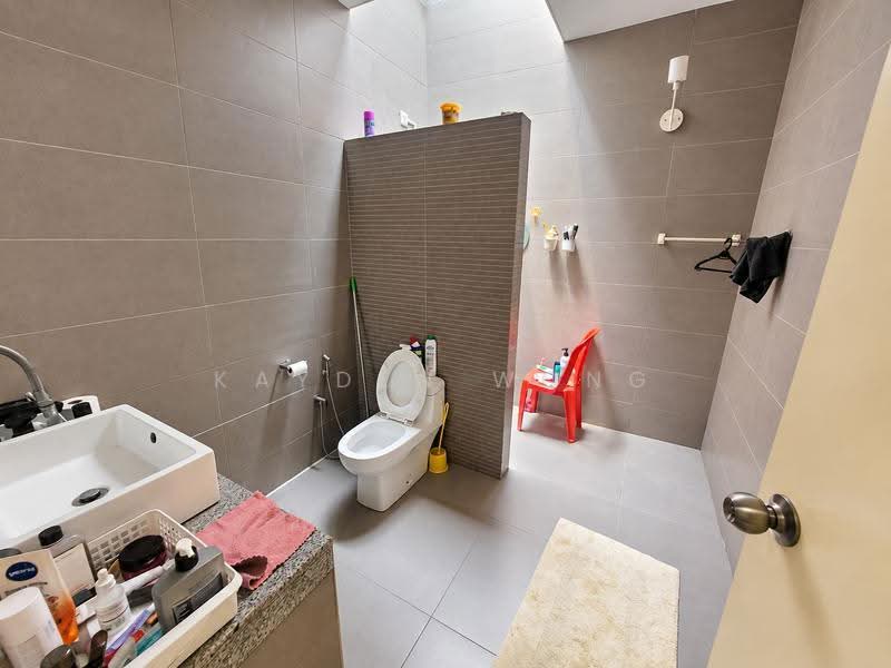 2-storey Terraced House for Sale in Bandar Putra Permai (Seri Kembangan) - Kayden Wong - Bathroom - PropertyGuru.com.my