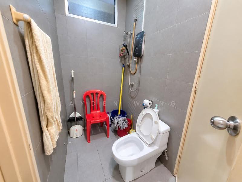 2-storey Terraced House for Sale in Bandar Putra Permai (Seri Kembangan) - Kayden Wong - Bathroom - PropertyGuru.com.my