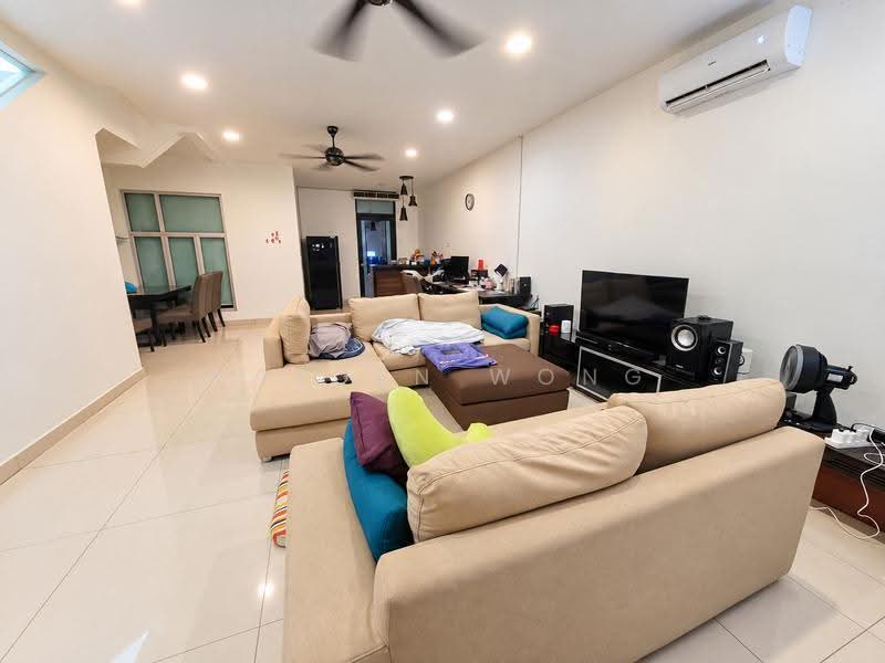 2-storey Terraced House for Sale in Bandar Putra Permai (Seri Kembangan) - Kayden Wong - Living Room - PropertyGuru.com.my