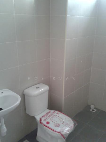 2-storey Terraced House for Rent in Bandar Tasek Mutiara (Simpang Ampat) - Roy Kuak - Bathroom - PropertyGuru.com.my