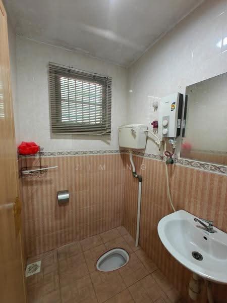 Rumah Teres 1-Tingkat untuk Disewa di Taman Suria (Johor Bahru) - Jim Ng - Bathroom - PropertyGuru.com.my