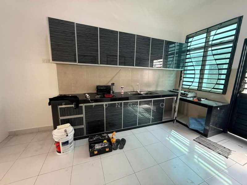 2-storey Terraced House for Sale in Taman Scientex Senai (Senai) - Ee Fong Toh - Kitchen - PropertyGuru.com.my