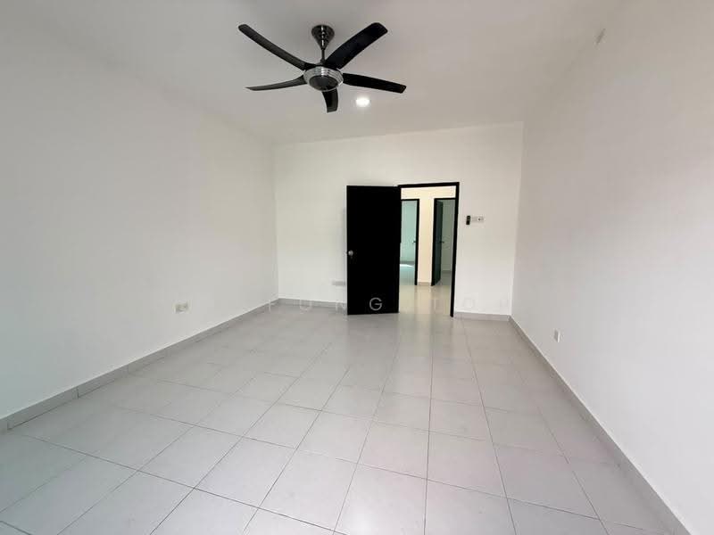 2-storey Terraced House for Sale in Taman Scientex Senai (Senai) - Ee Fong Toh - Living Room - PropertyGuru.com.my