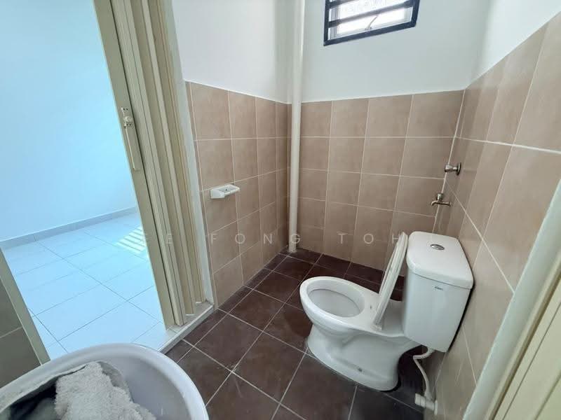 2-storey Terraced House for Sale in Taman Scientex Senai (Senai) - Ee Fong Toh - Bathroom - PropertyGuru.com.my