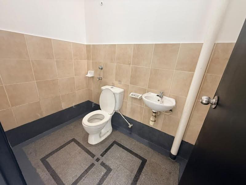 2-storey Terraced House for Sale in Taman Scientex Senai (Senai) - Ee Fong Toh - Bathroom - PropertyGuru.com.my