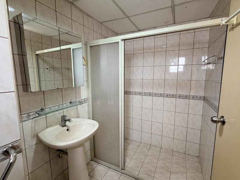 Kondominium untuk Dijual di Mont Kiara Bayu - Jeremy Tan - Bathroom - PropertyGuru.com.my
