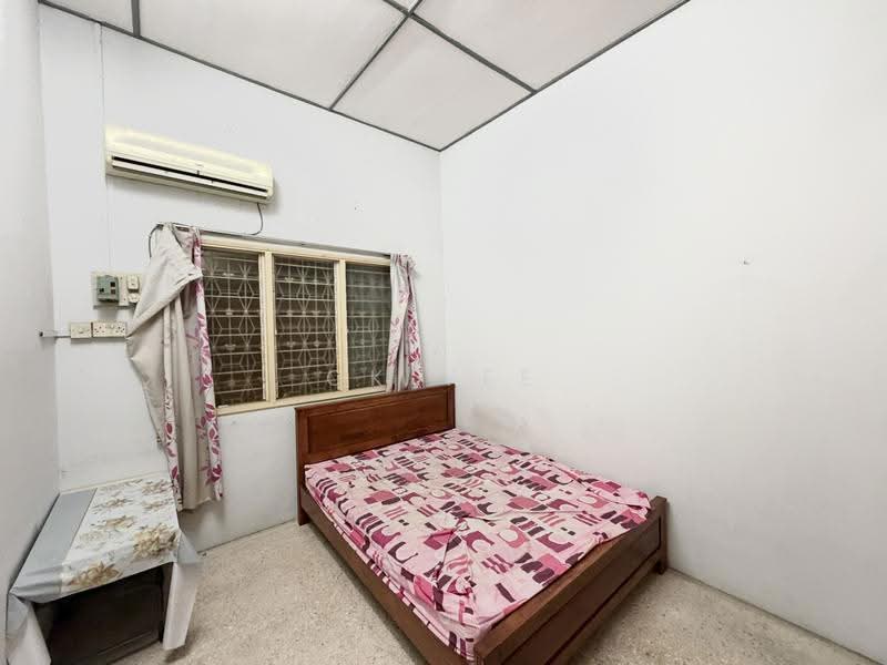 Rumah Teres untuk Dijual di Taman Midah (Cheras) - CK Yee - Bedroom - PropertyGuru.com.my