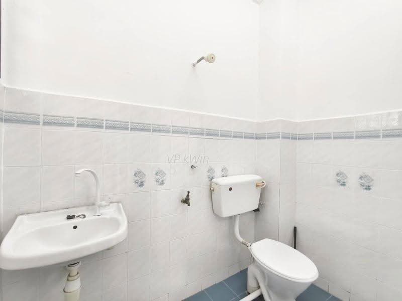 Rumah Teres 2-Tingkat untuk Dijual di Bandar Selesa Jaya (Skudai) - Ee Fong Toh - Bathroom - PropertyGuru.com.my