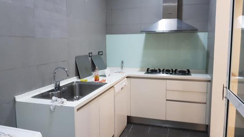 Kondominium untuk Dijual di The Pearl KLCC - Ann . - Kitchen - PropertyGuru.com.my