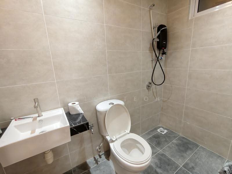 Condominium for Rent at QuayWest Residence - Alice Teoh - Bathroom - PropertyGuru.com.my