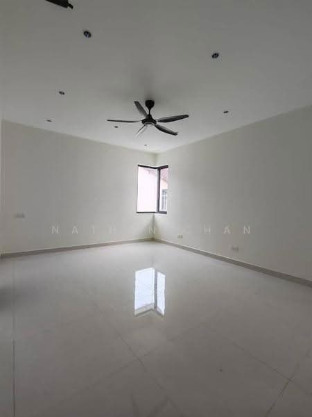 Rumah Berkembar untuk Dijual di Setia Tropika (Johor Bahru) - Nathan Chan - Living Room - PropertyGuru.com.my