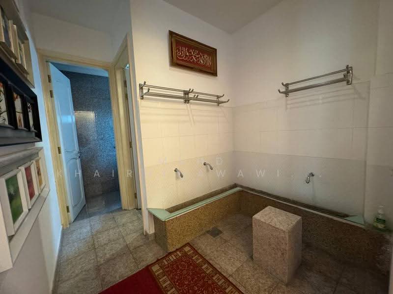 Bungalow House for Sale in Seksyen 8 (Shah Alam) - Muhd Khairulnawawi Kamaruddin - Bathroom - PropertyGuru.com.my