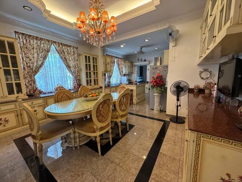 Bungalow House for Sale in Seksyen 8 (Shah Alam) - Muhd Khairulnawawi Kamaruddin - Dining Room - PropertyGuru.com.my
