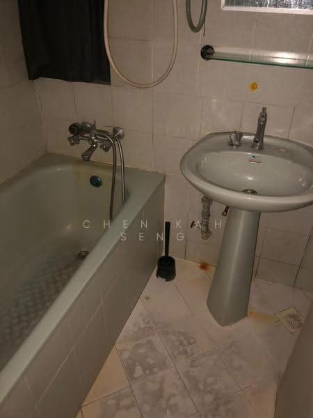 Condominium for Sale at Villa Putra - Chen Kah Seng - Bathroom - PropertyGuru.com.my