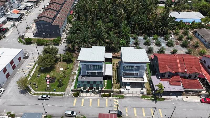 Bungalow House for Sale in Kuala Selangor (Selangor) - Mohd Aizat Saiful Bahri - Exterior - PropertyGuru.com.my