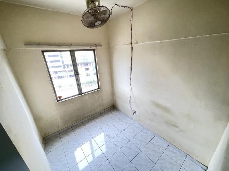 Kondominium untuk Dijual di Pelangi Indah Condominium - MY Loh - Interior - PropertyGuru.com.my
