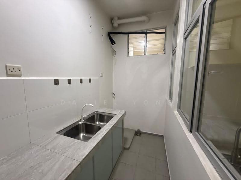 Apartment for Sale at Molek Ria - Daniel Yong - Kitchen - PropertyGuru.com.my