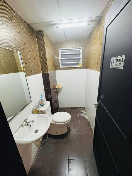 Pangsapuri untuk Disewa di Residensi Alam Damai (PR1MA @ Alam Damai) - Basri Munir - Bathroom - PropertyGuru.com.my