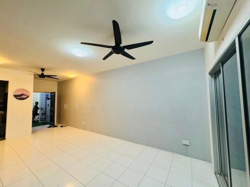 Pangsapuri untuk Disewa di Residensi Alam Damai (PR1MA @ Alam Damai) - Basri Munir - Living Room - PropertyGuru.com.my