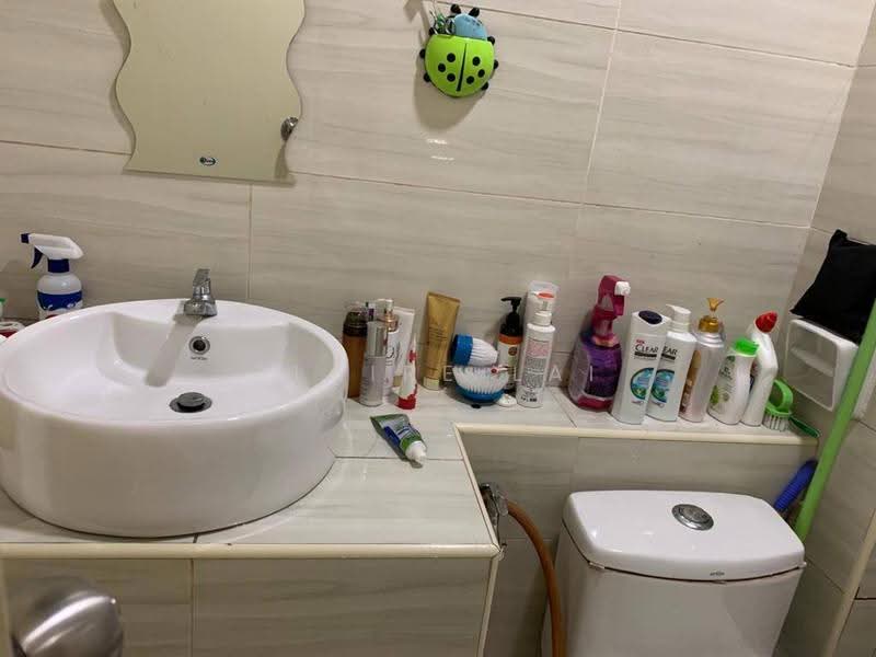 Kediaman Servis untuk Disewa di D'Summit Residences - Claire Lai - Bathroom - PropertyGuru.com.my