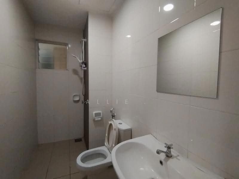 Condominium for Rent at Subang Parkhomes - Allie . - Bathroom - PropertyGuru.com.my