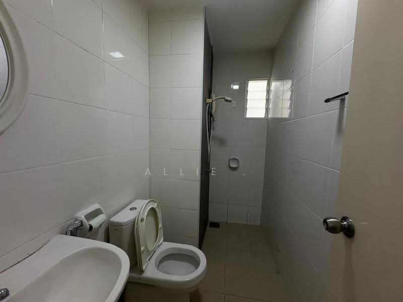 Condominium for Rent at Subang Parkhomes - Allie . - Bathroom - PropertyGuru.com.my