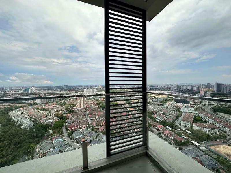 Kondominium untuk Dijual di Sky Condominium (Skyz Residence) - Kewin Poon Kah Wei - Balcony - PropertyGuru.com.my
