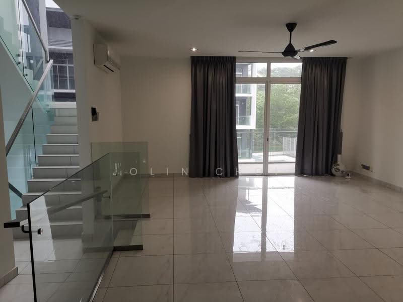 Kondominium untuk Dijual di Seri Puteri Hills Town Villa & Condominium - Jolin Choi - Living Room - PropertyGuru.com.my