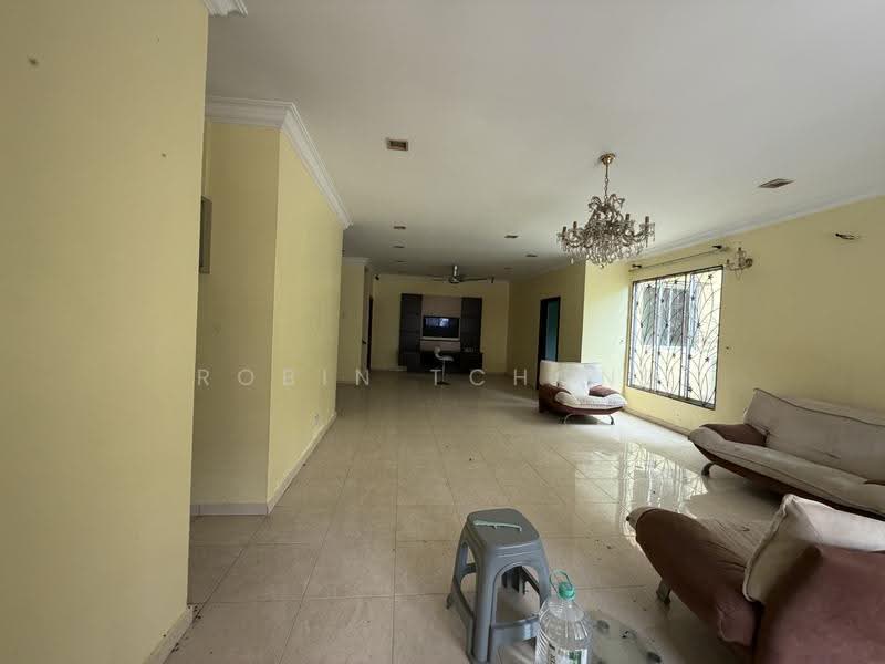 Rumah Berkembar untuk Dijual di Kota Damansara (Selangor) - Robin Tchong - Living Room - PropertyGuru.com.my